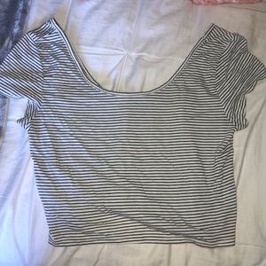 American Eagle Crop Top / SUPER CUTE !!!